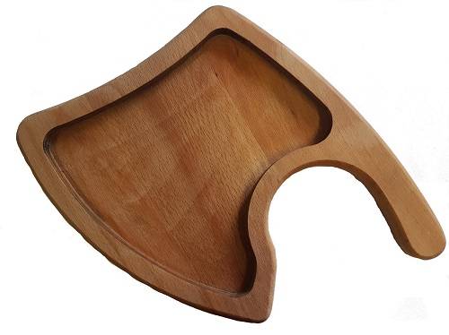 Доска для подачи 300*230*20 мм. "топор" с выемкой и ручкой, бук 1910 Доска для подачи 300*230*20 мм. "топор" с выемкой и ручкой, бук 1910