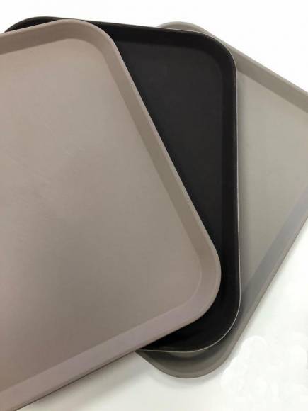 Поднос прямоугольный 46х36см прорезинен. коричневый Norma