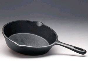 Сковорода 330х62мм чугун два носика Luxstahl