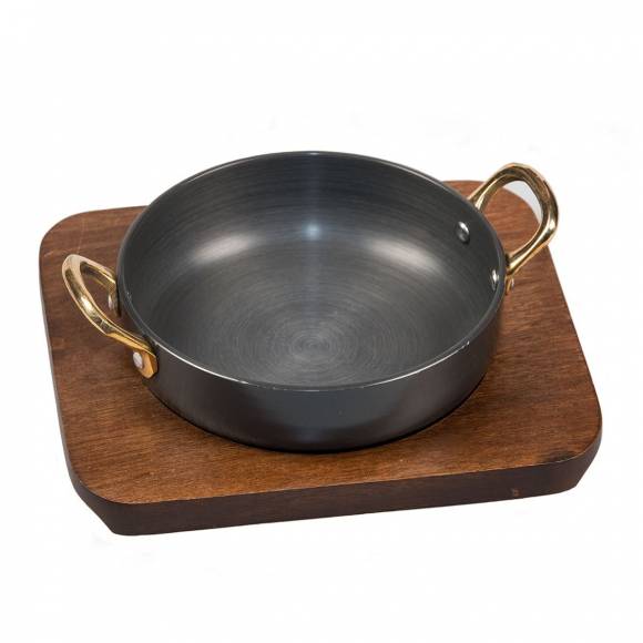 Сковородка алюминий с анодированным покрытием 500 мл для подачи на деревянной подставке SG-77718(B) Сковородка алюминий с анодированным покрытием 500 мл для подачи на деревянной подставке SG-77718(B)