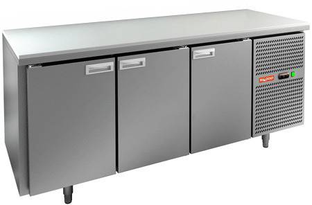 Стол холодильный Hicold SN111/TN О 3 двери островной, без борта Стол холодильный Hicold SN111/TN О 3 двери островной, без борта